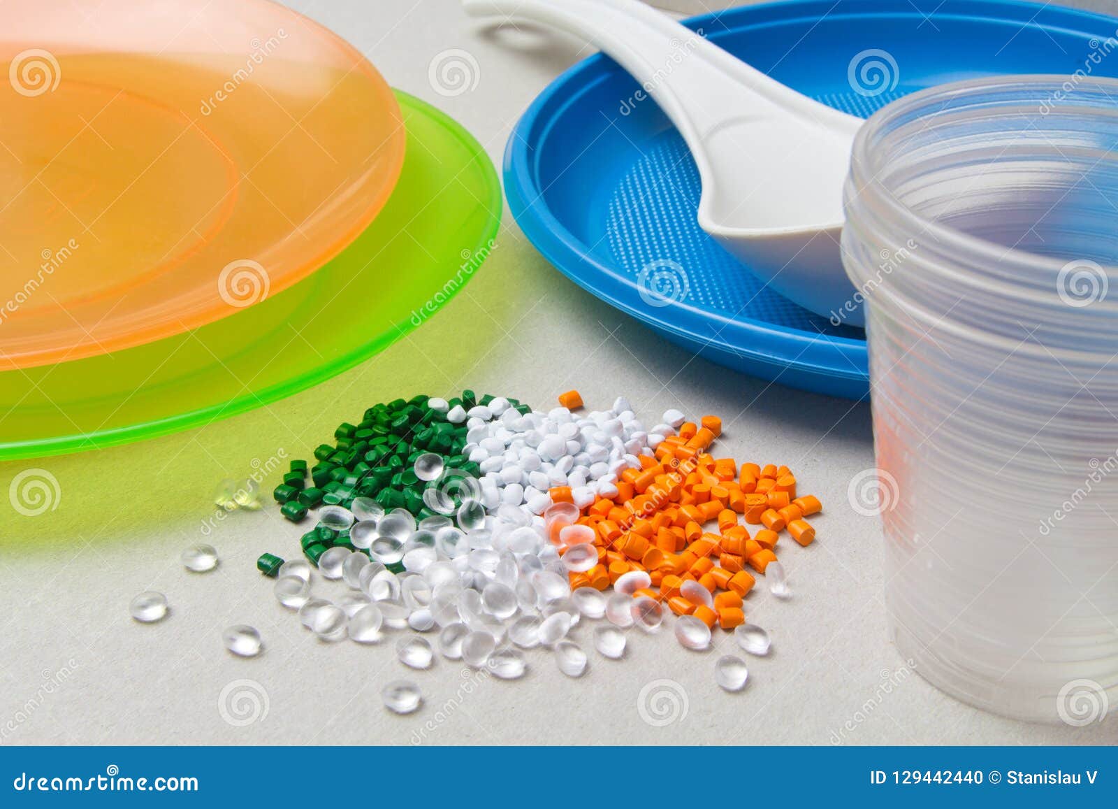 Polyethylene Granules and Disposable Tableware Made of Polyethylene