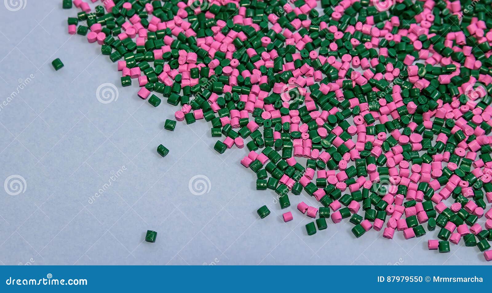 Polymeric Dye. Plastic Pellets. Colorant for the Granules. Polymer