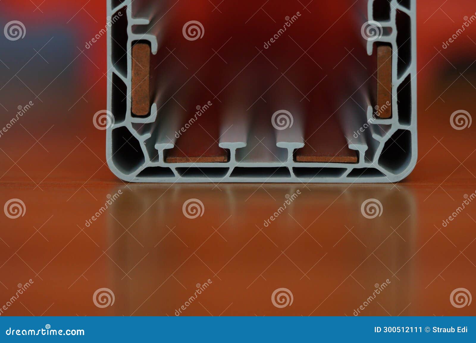 polyphased u-rail for current transport for cranes