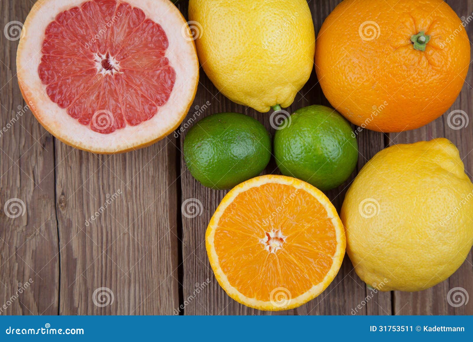 Pomelo Con Otras Frutas En La Madera Imagen de archivo Imagen de verde, travieso 31753511