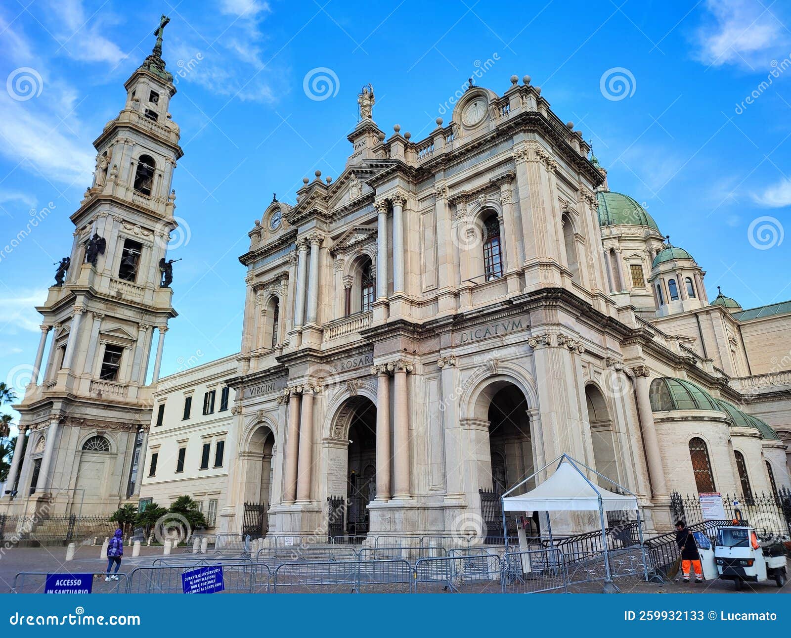 Chiesa Della Beata Vergine Del Rosario Pompei Santuario Della Beata Vergine Del Rosario Dalla Piazza Foto de