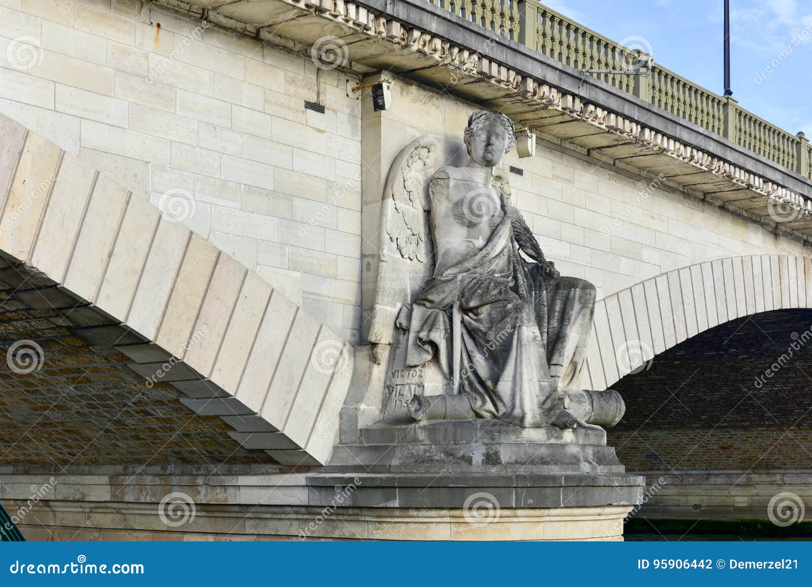 Pont Des Invalides - Paris, Frankrike Arkivfoto - Bild av konst, vatten ...