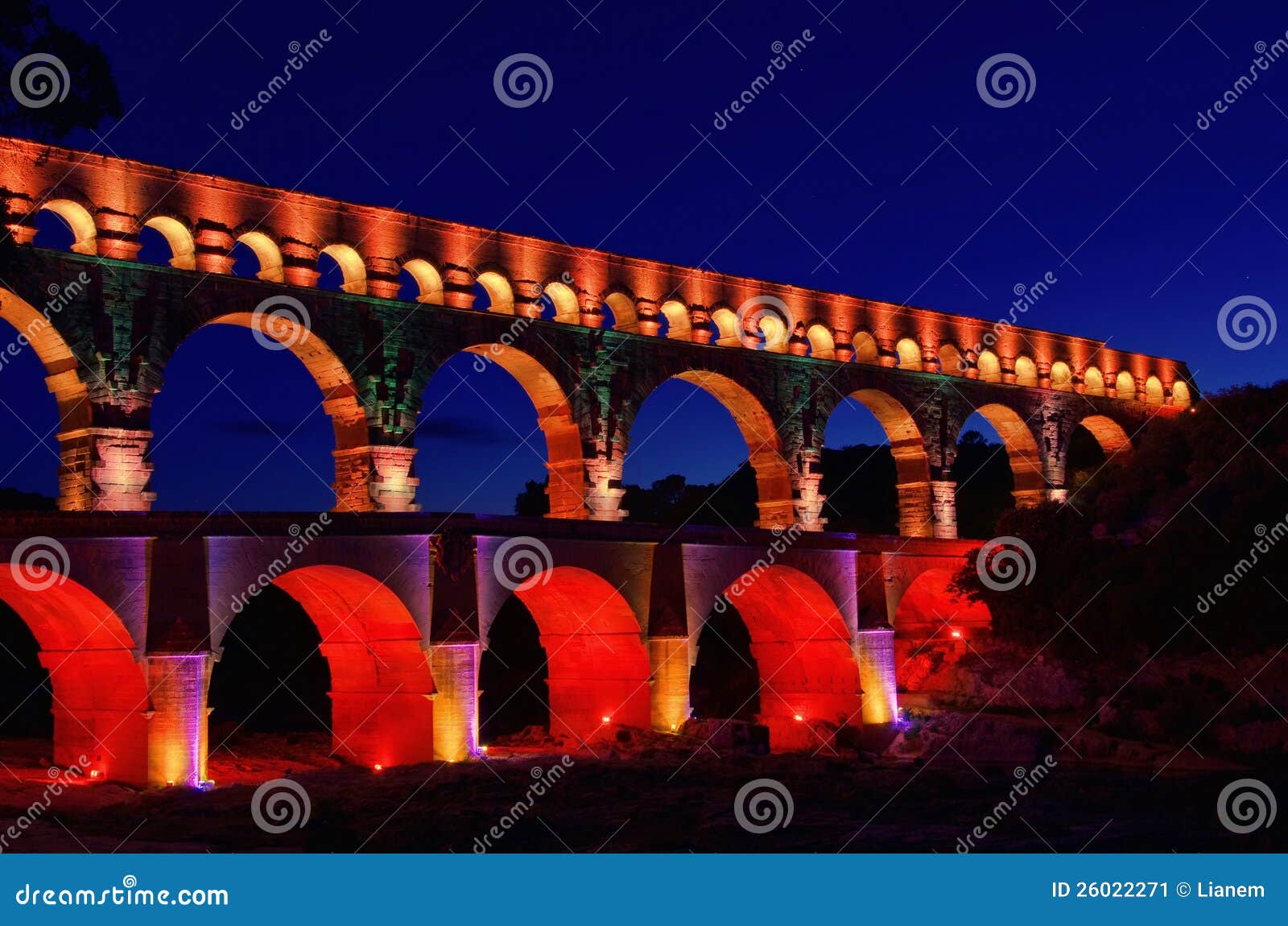pont du gard night