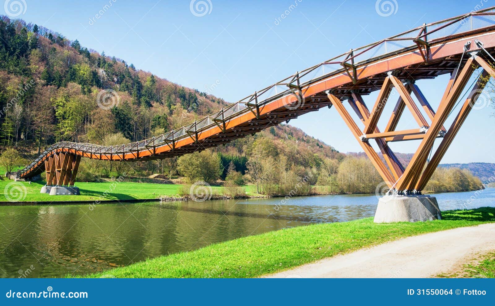 Pont en bois photo stock. Image du image, simple, sunlight - 31550064