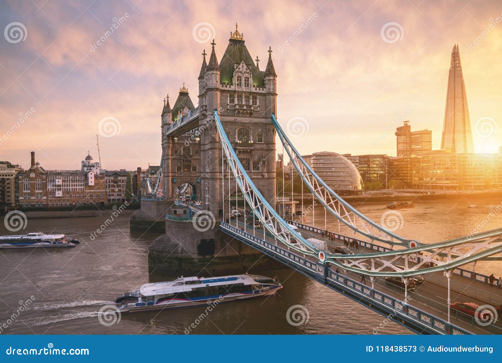 A Ponte Da Torre De Londres No Nascer Do Sol Foto de Stock Editorial