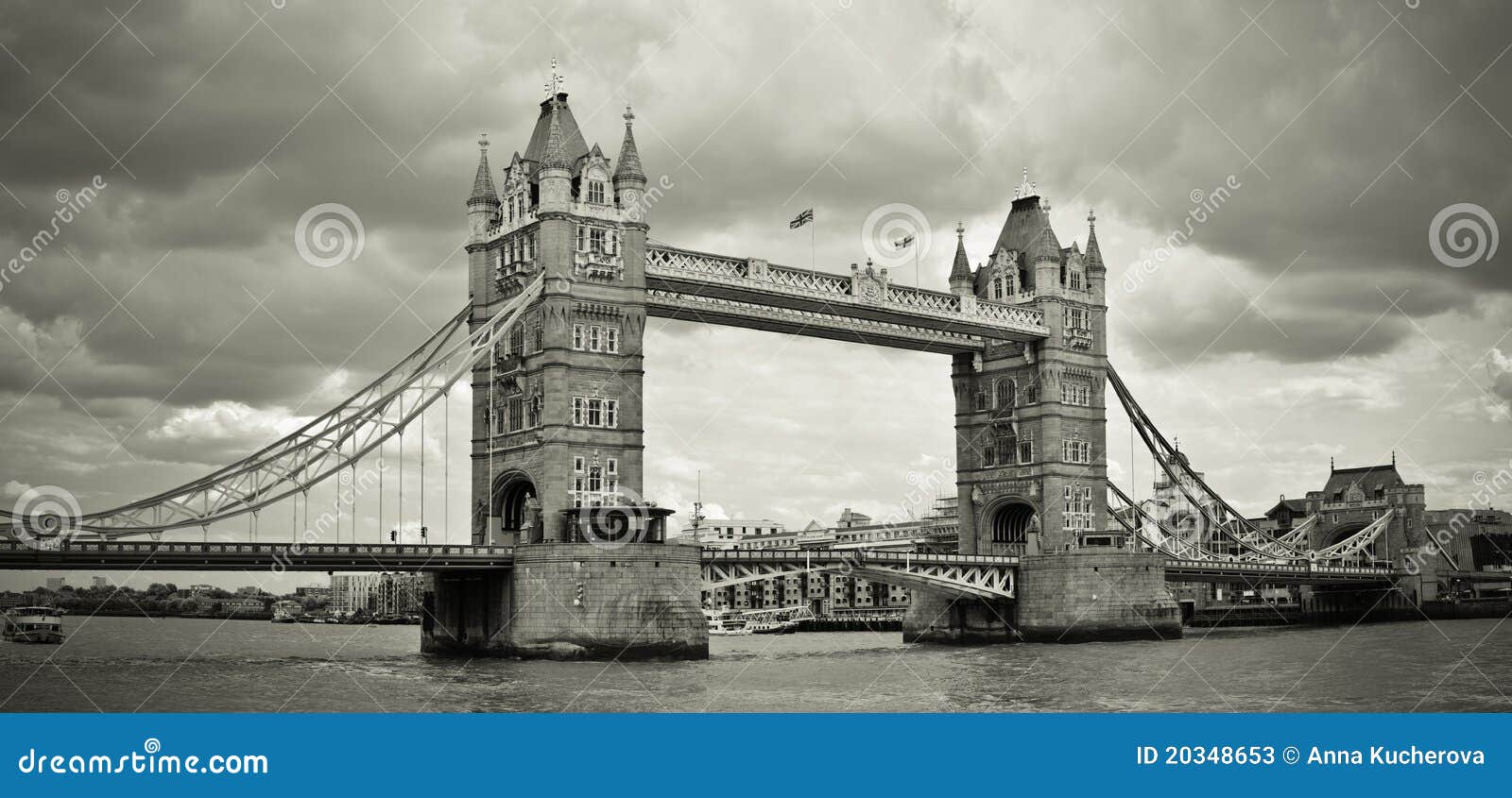 Panorama da ponte da torre, Londres, Reino Unido. Sepia tonificado.