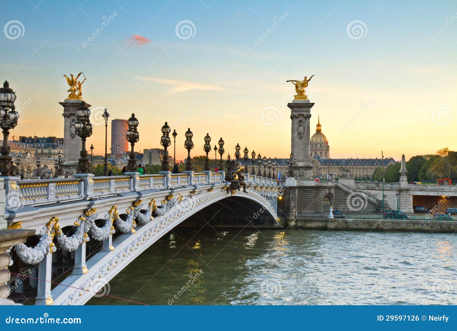 Ponte Di Alexandre III Al Tramonto Fotografia Stock - Immagine di ...