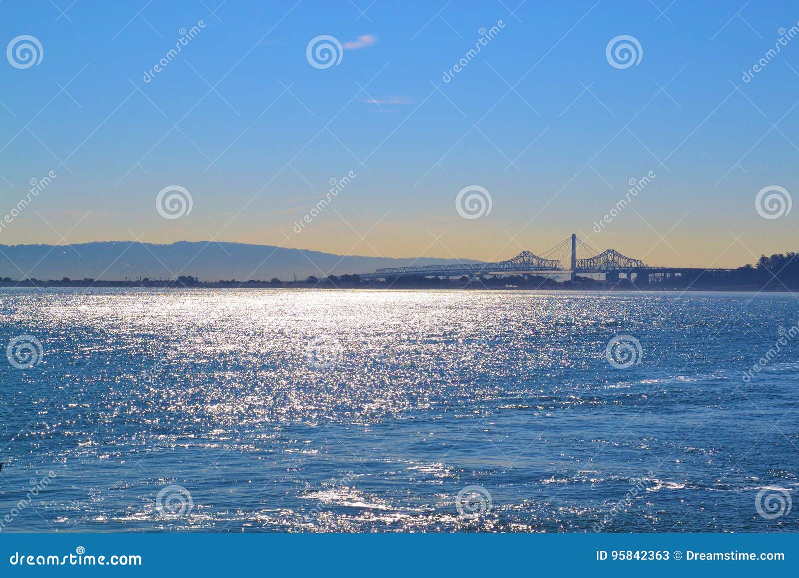 Ponte E Sole Di San Francisco Immagine Stock Immagine di sogno, magia