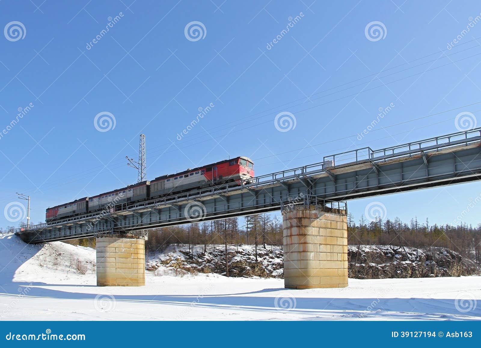 Переехал через мост. Станция зима Железнодорожный мост. Переезд мост. Мостовой переезд. Железный серый мост в Якутске где находится.