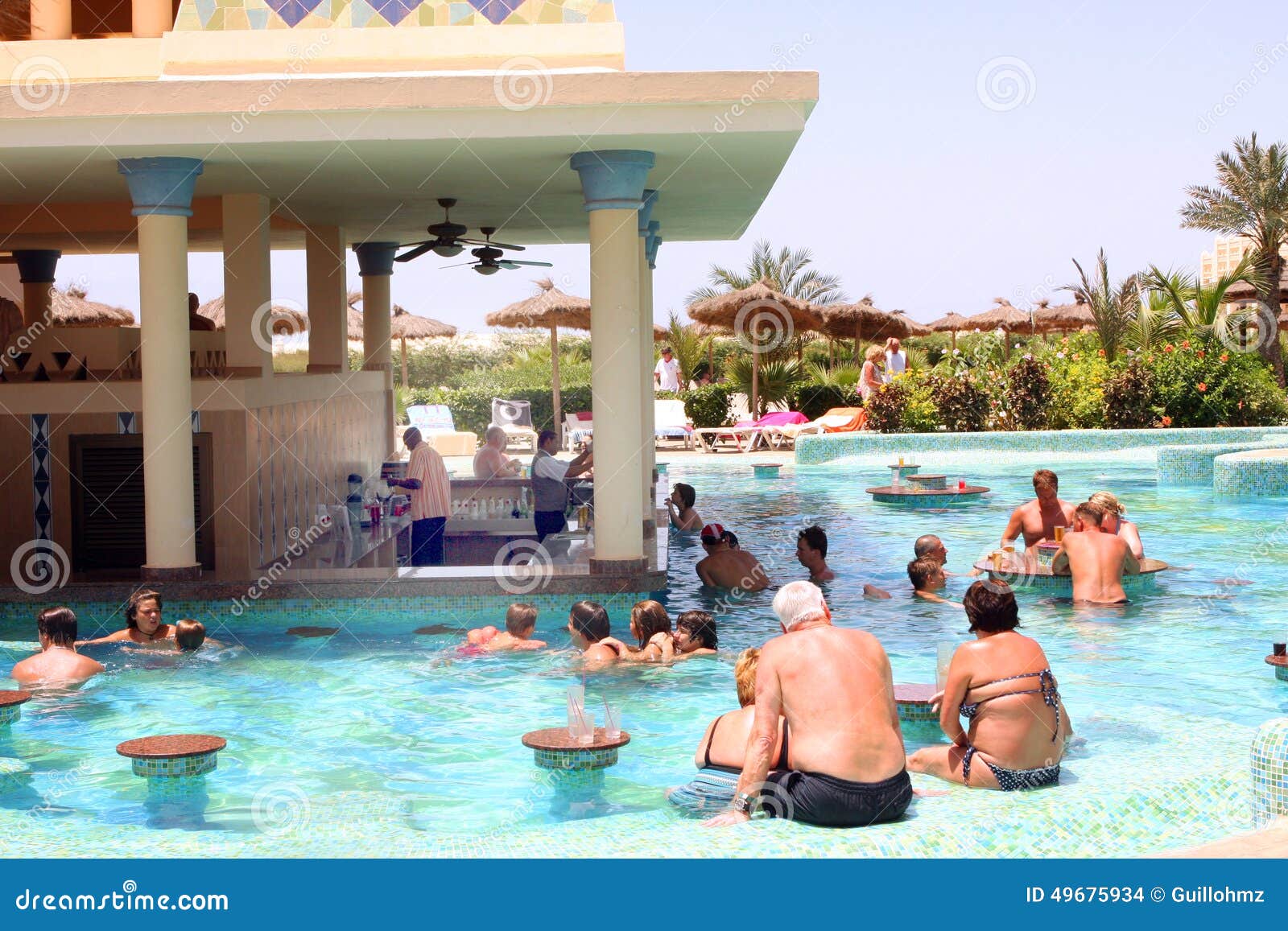 Poolbar redaktionelles stockbild. Bild von tourismus 49675934