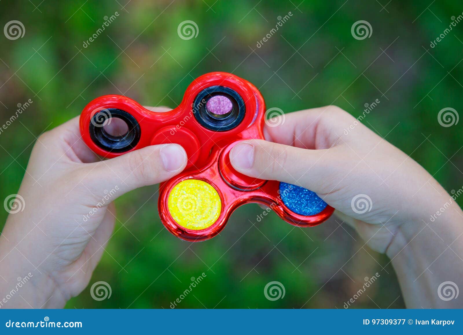 popular red plastic finger spinner