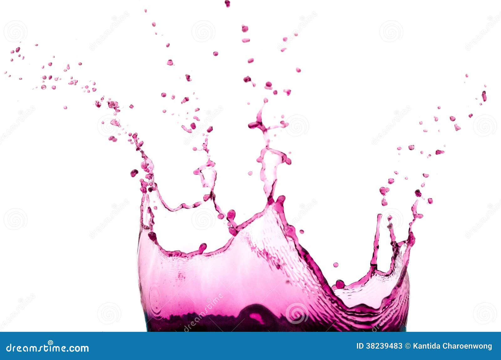 Porpora di colore di acqua. Una porpora dell'acqua con il fondo di bianco di colore.