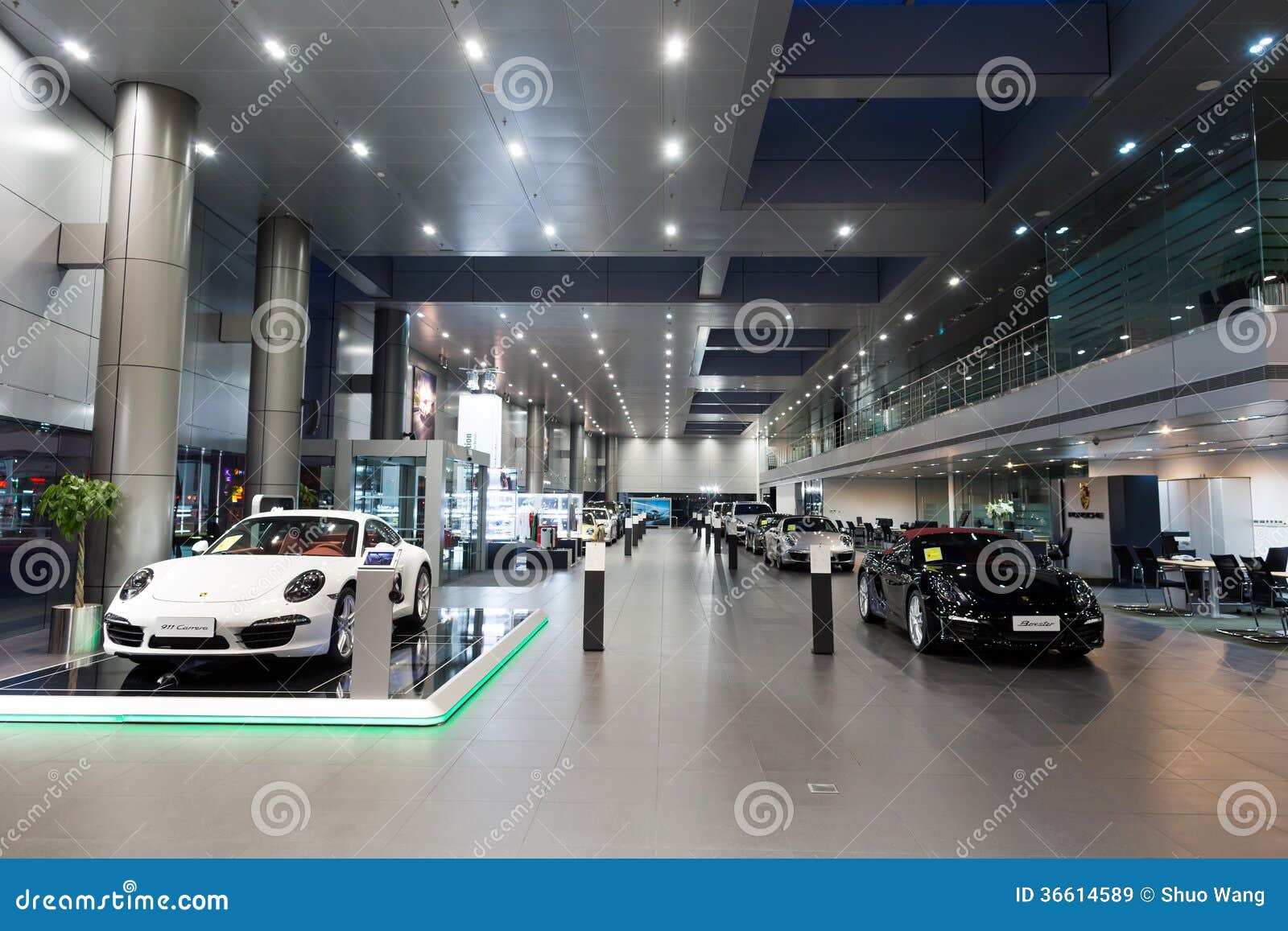 cafe Ochtend Gewoon Porsche Cars for Sale in Showroom Editorial Stock Image - Image of  investment, clean: 36614589