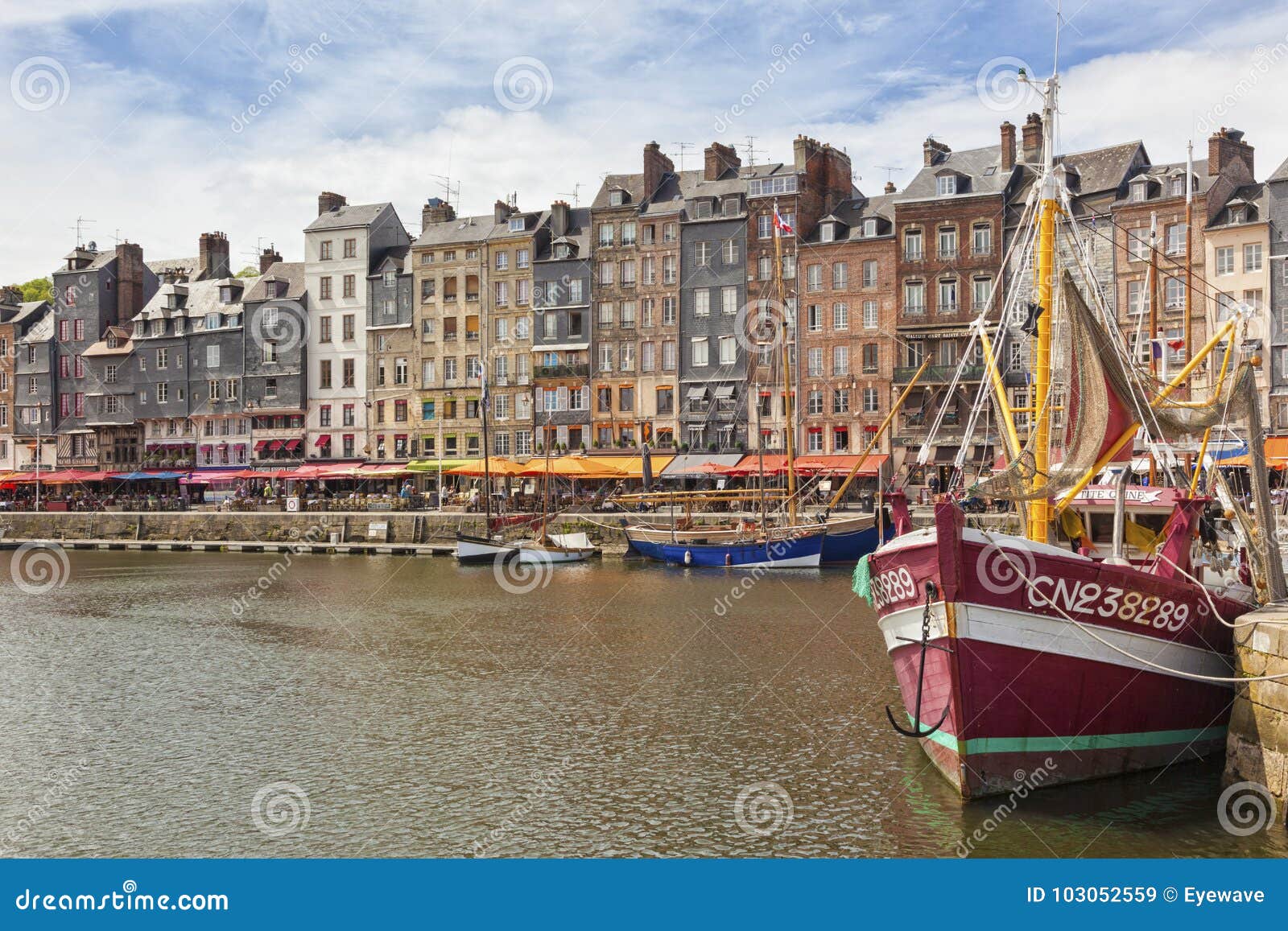 Port Av Honfleur, Normandie, Frankrike Redaktionell Fotografering för ...