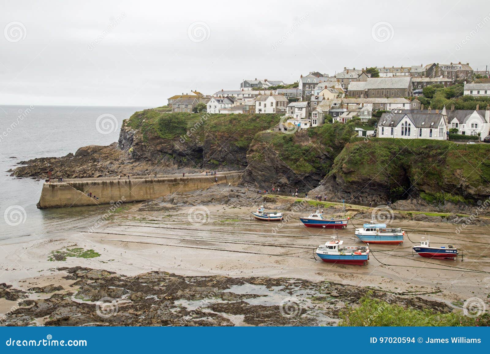 Port Isaac Harbour editorial stock image. Image of cornwall 97020594