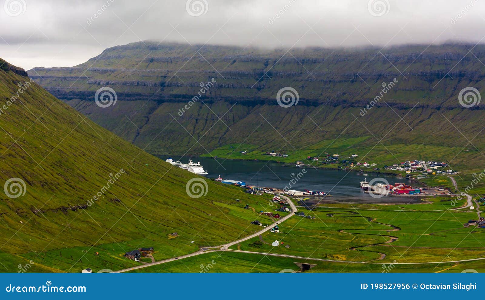 Visit Faroe Islands Building In The Harbour Of Torshavn, Faroe Islands ...