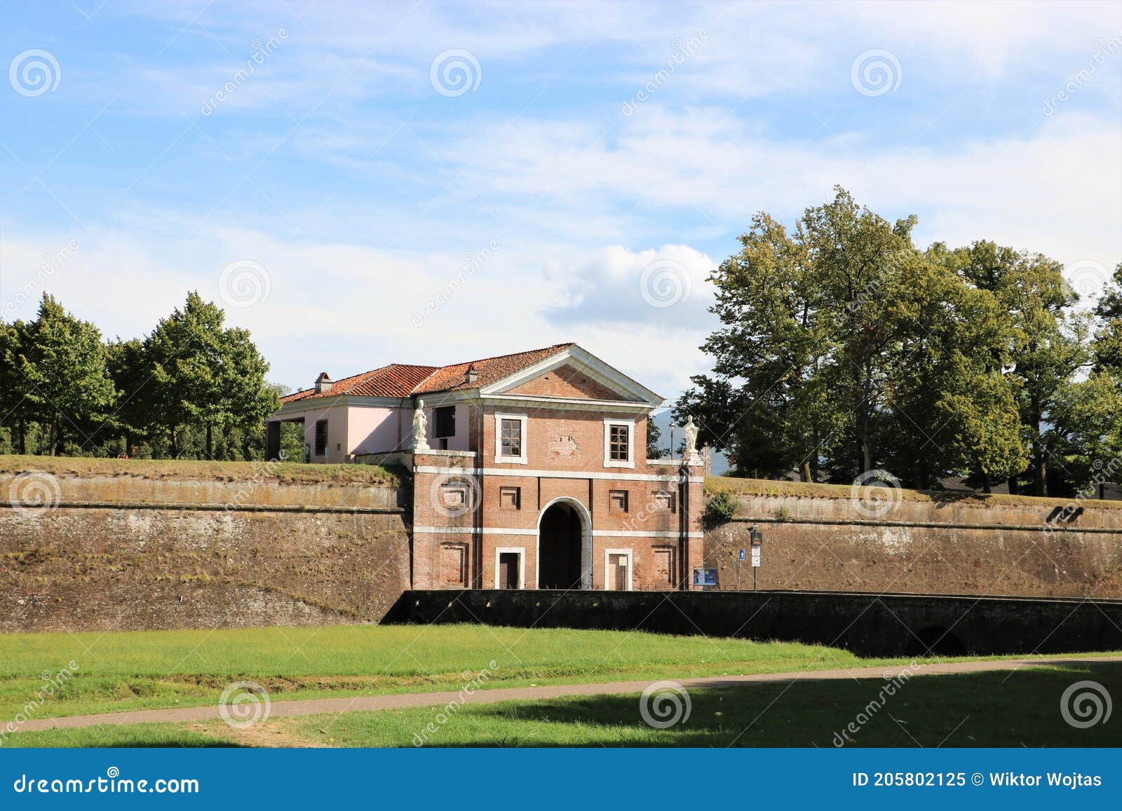 Porta San Donato - City Walls of Lucca Tuscany, Italy Stock Image ...