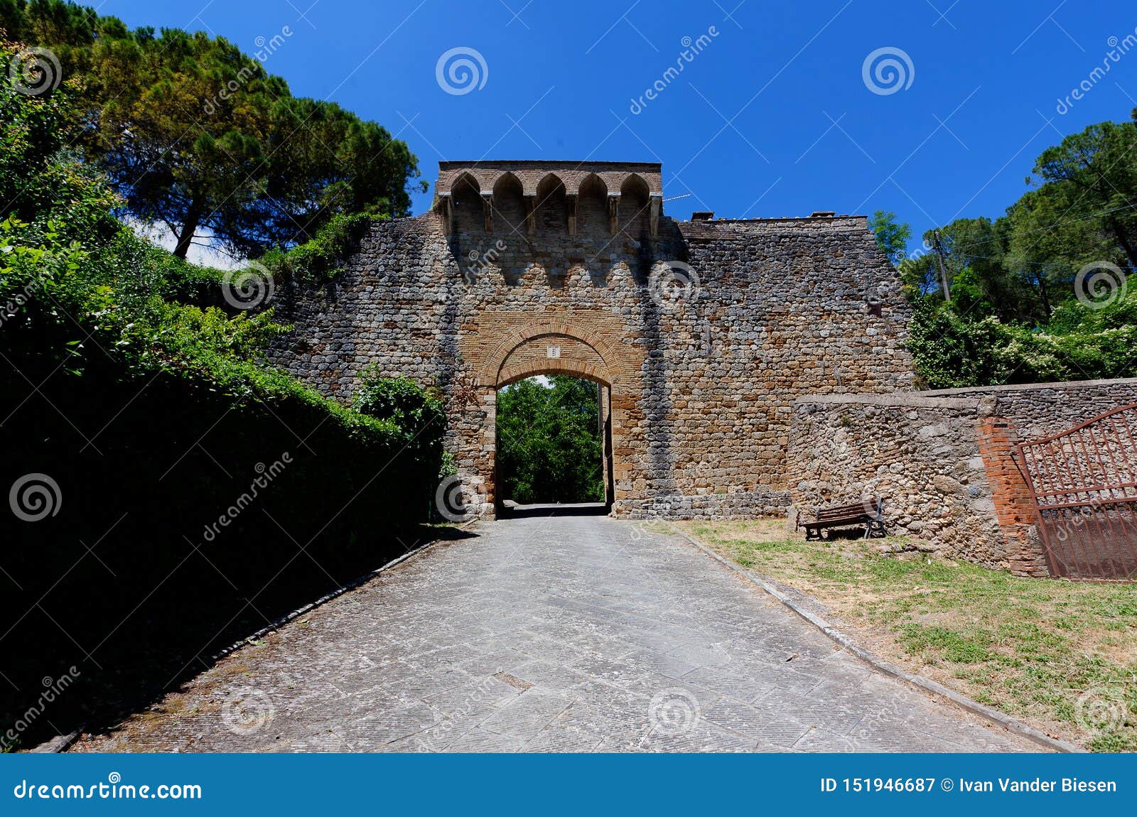 porta san matteo city wall fortification tower san gimignano, siena, tuscany, italy