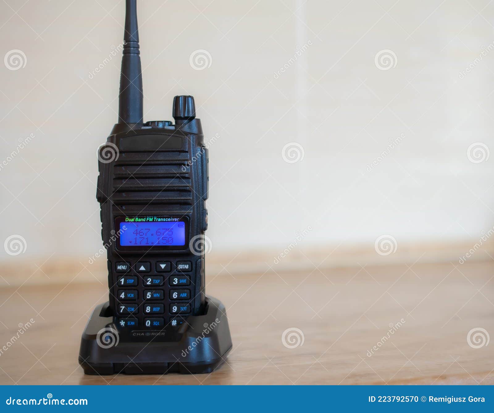 portable radio transceiver. portable cb radio. handheld walkie talkie