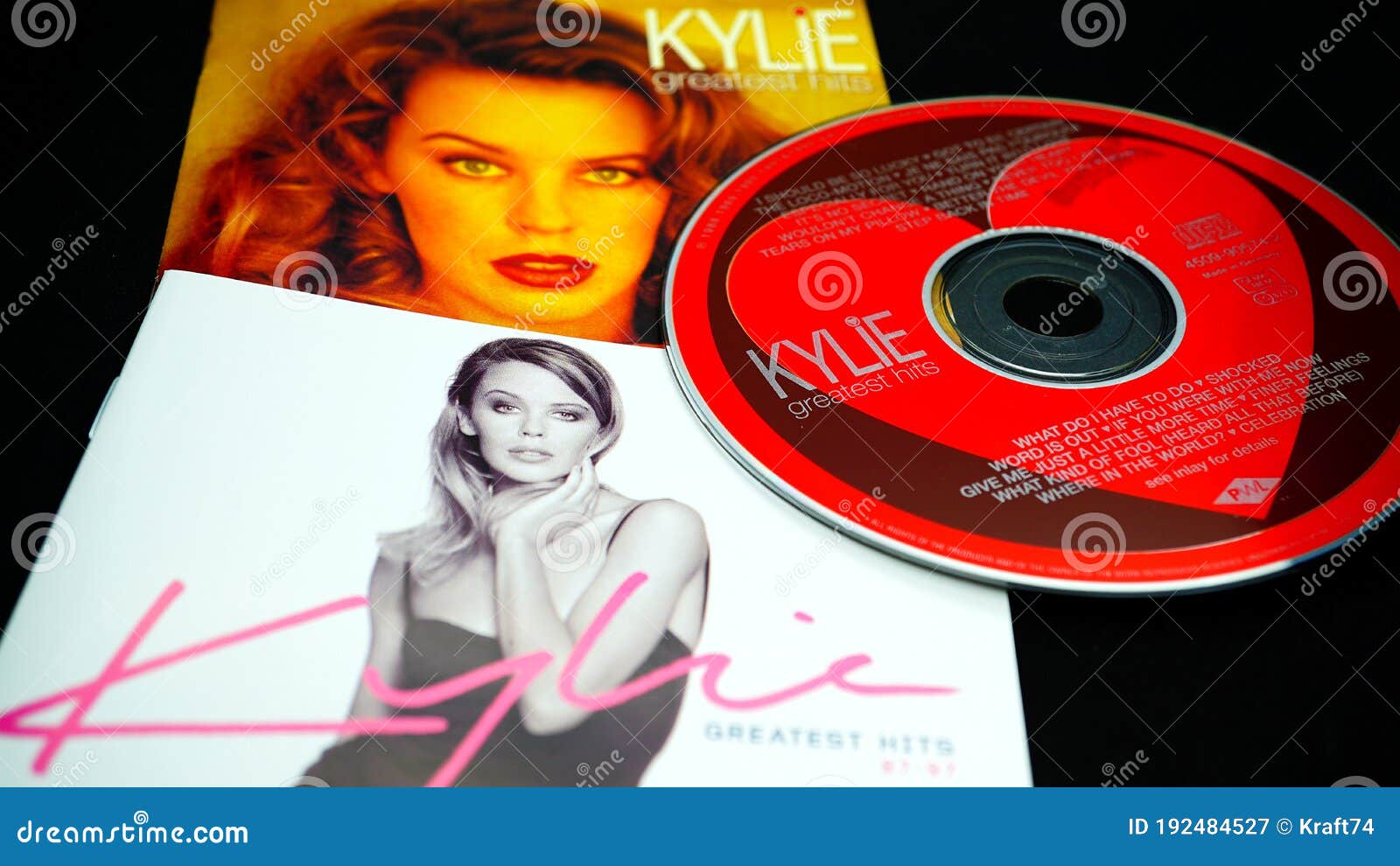 Portadas Y Cds De Los Mayores éxitos Del Minogue Kylie. Cantante Y Actriz  Australiana Desde 1979 Fotografía editorial - Imagen de celebridades,  gente: 192484527