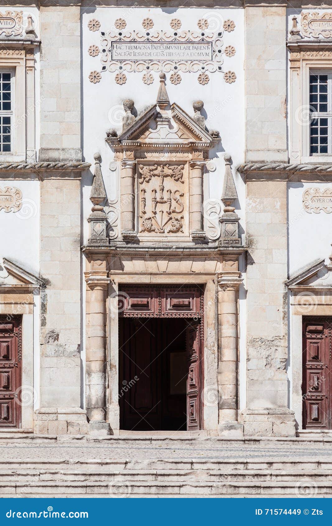 portal of the mannerist santarem see cathedral aka nossa senhora da conceicao church.