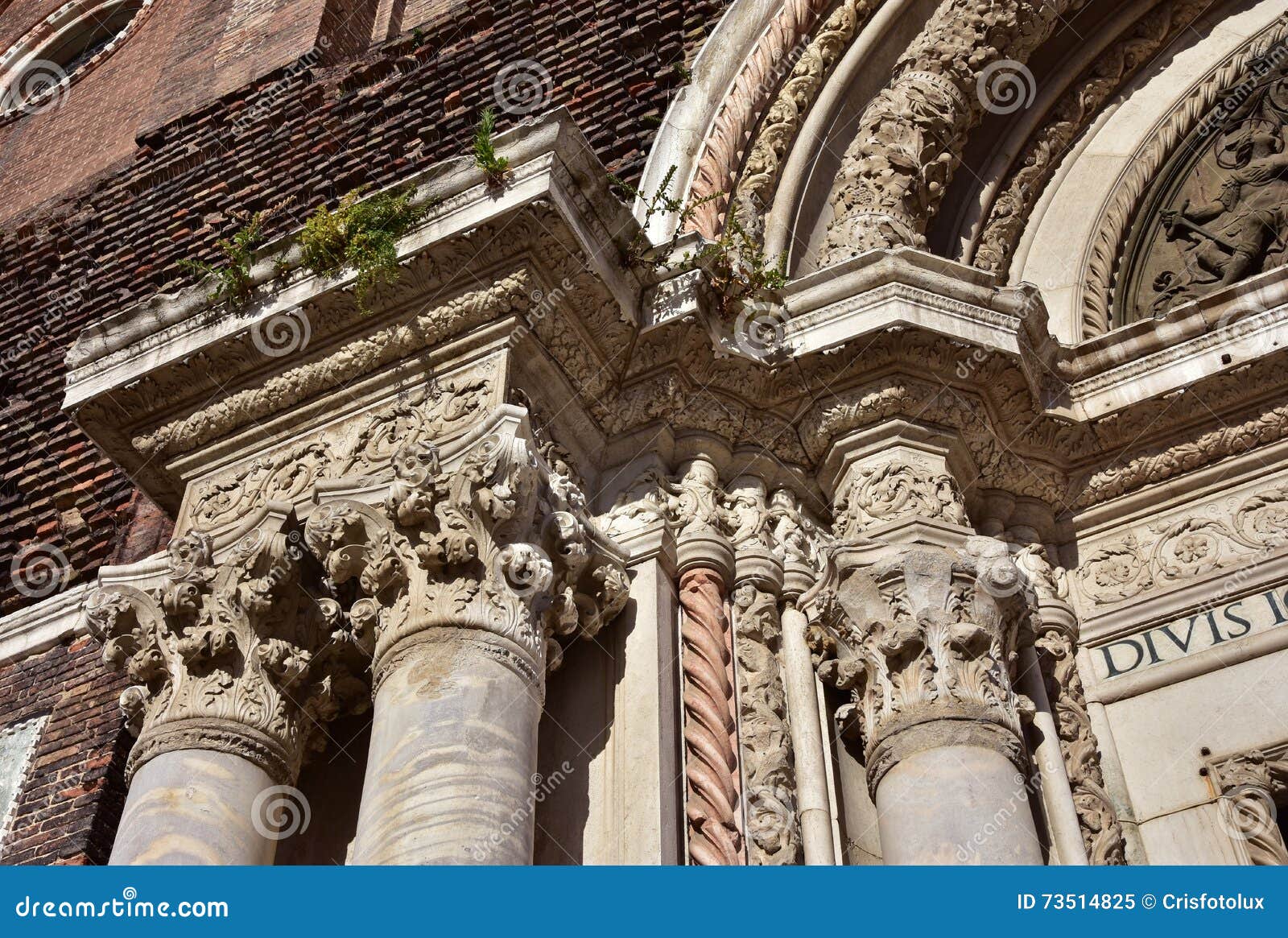 Portale gotico a Venezia immagine stock. Immagine di basilica 73514825