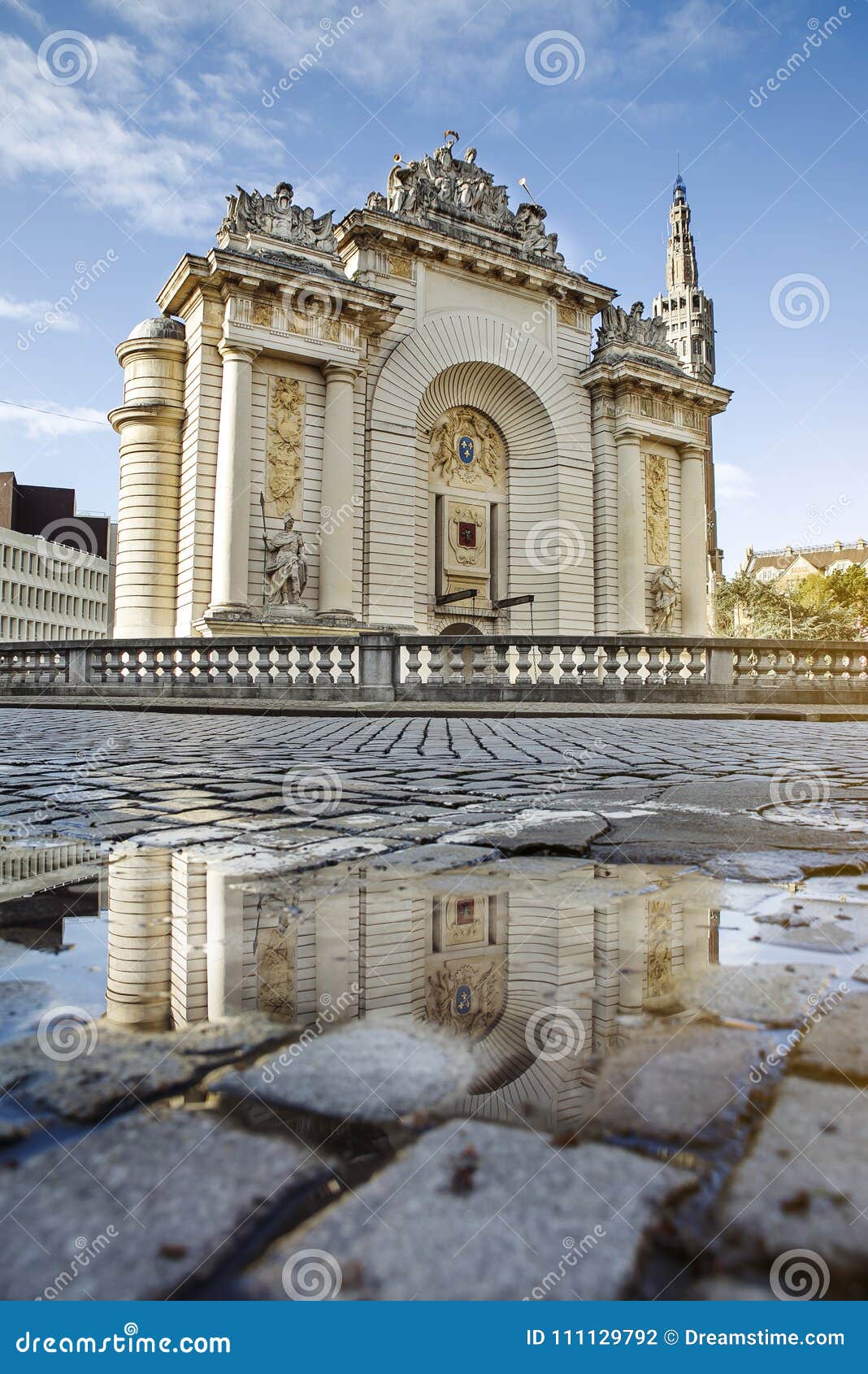 Portede Parijs oud monument van de stad van Lille. Portede Parijs oud monument en historisch deel van de stad van Lille