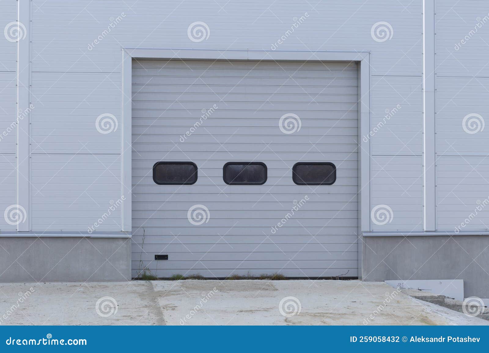 Portes De Garage. Volets Roulants, Porte De Rangement De Garage, Protection  De La Maison Et Du Garage Photo stock - Image du étage, métal: 259058432