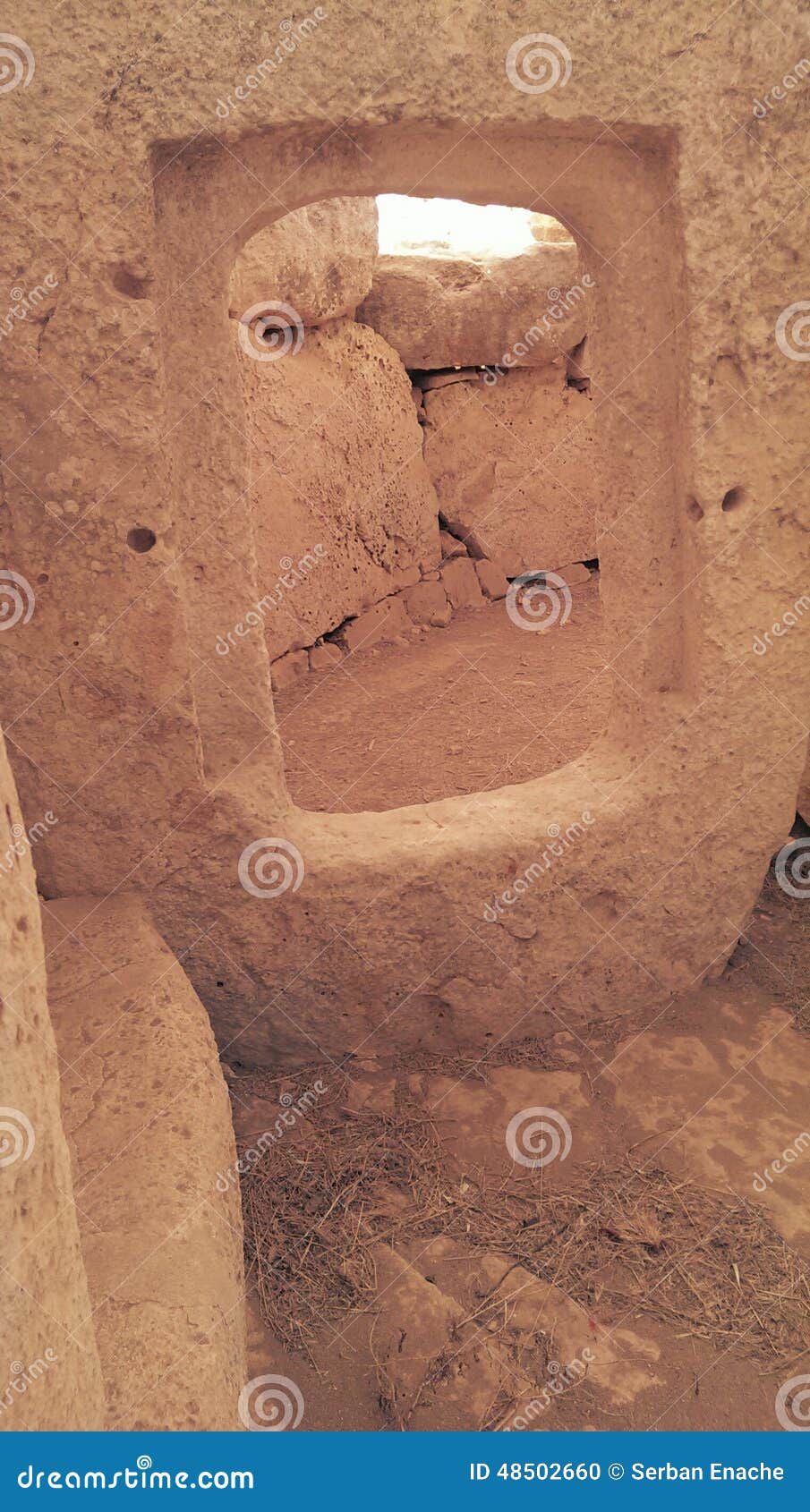 porthole doorway hagar qim temple