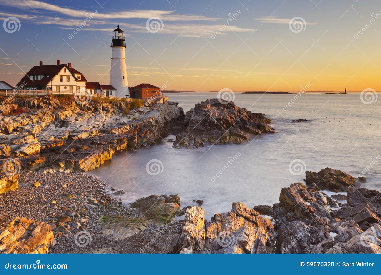 portland head lighthouse, maine, usa at sunrise