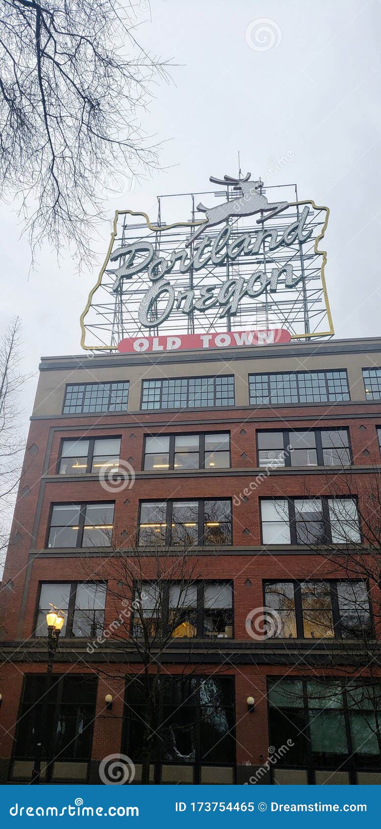 Portland Oregon Old Town editorial image. Image of oregon - 173754465