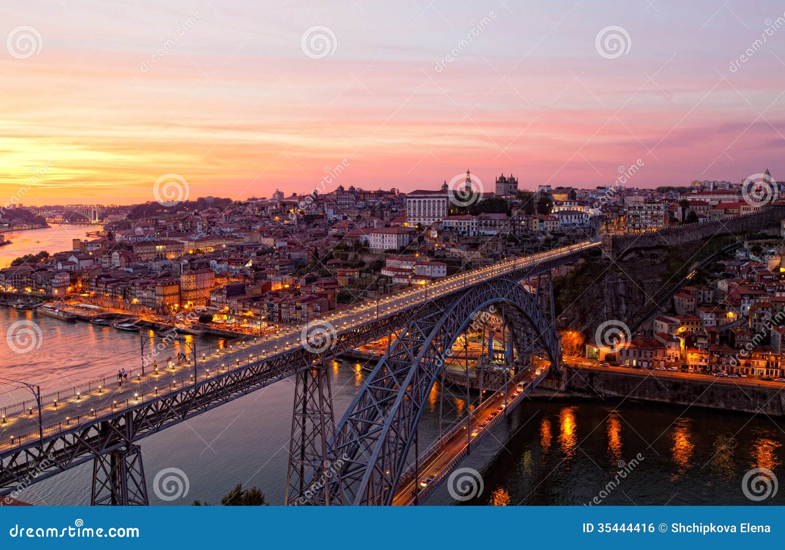 Porto, Portugal photo stock. Image du gothique, passerelle 35444416