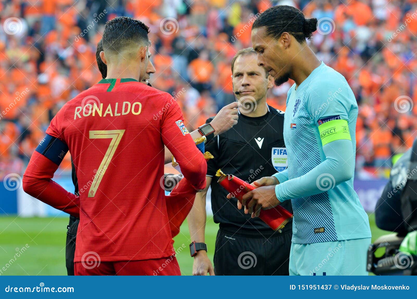 Steaua Bucuresti players warm up with UEFA Champions League match balls  Stock Photo - Alamy