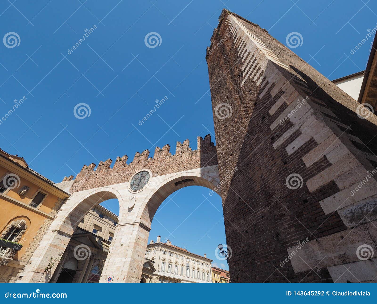 portoni della bra gate in verona