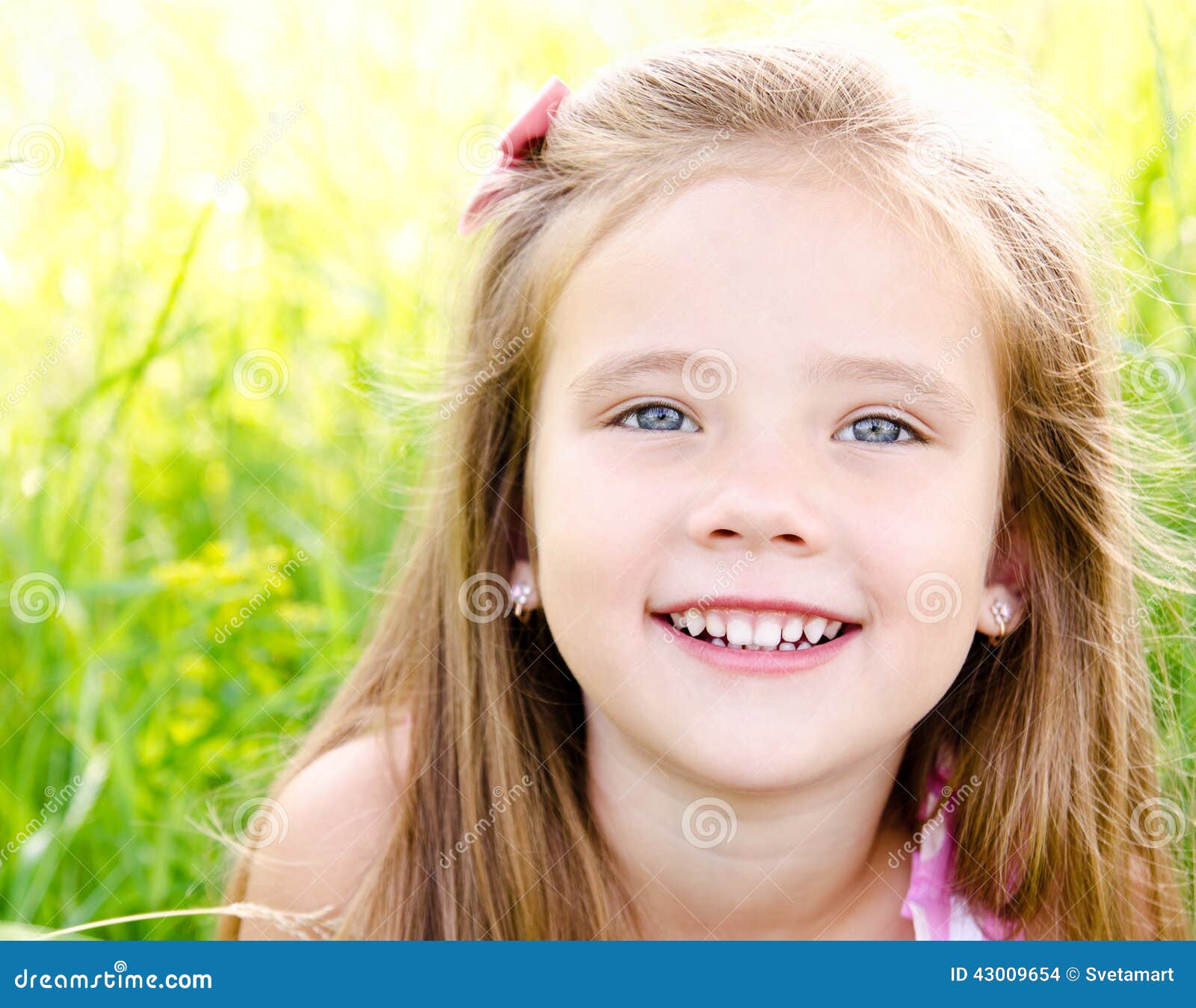 Profile beautiful little girl smiling hi-res stock photography and images -  Alamy