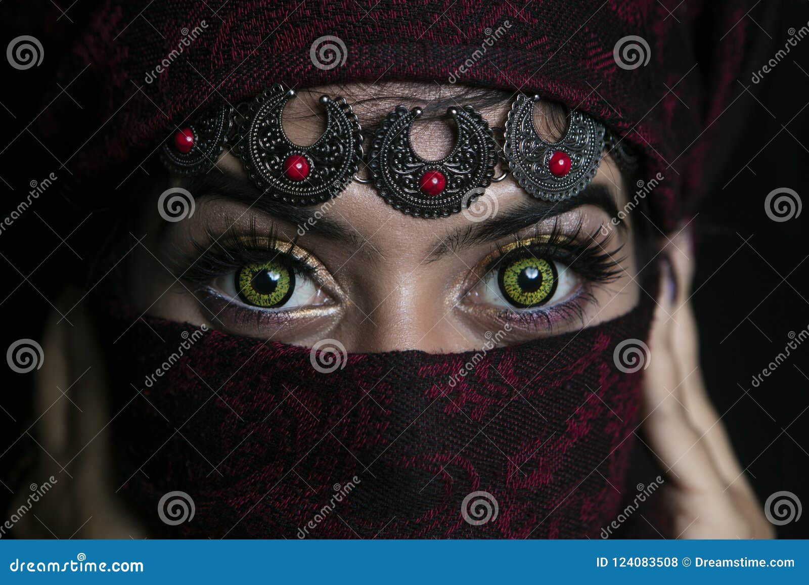 arabic green eyes