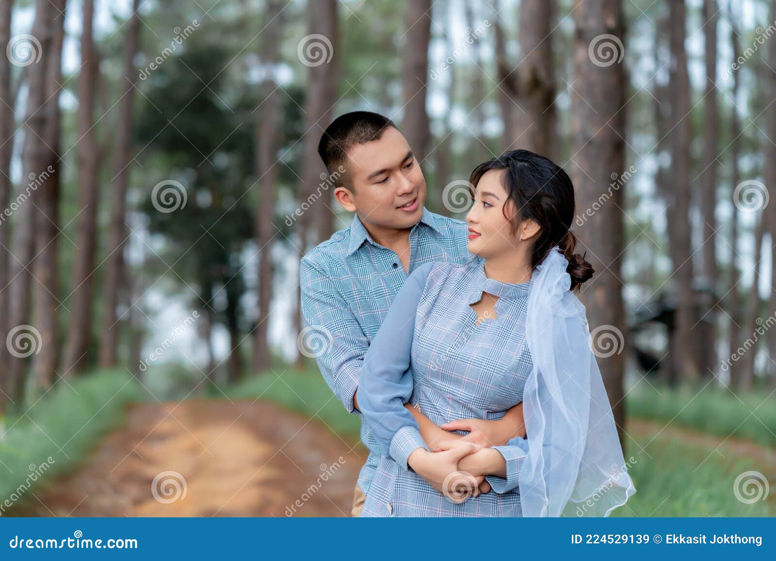 Pre-Wedding Photoshoot Poses | DARS Photography