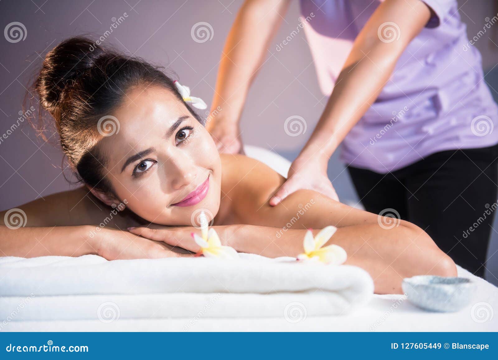 Thai Oil Massage To Beautiful Asian Woman Stock Image Image Of Health Healthy 127605449