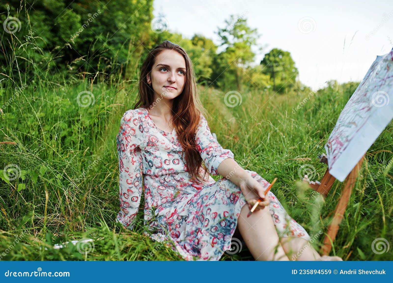 Portrait of an Attractive Young Woman Painter Stock Image - Image of ...