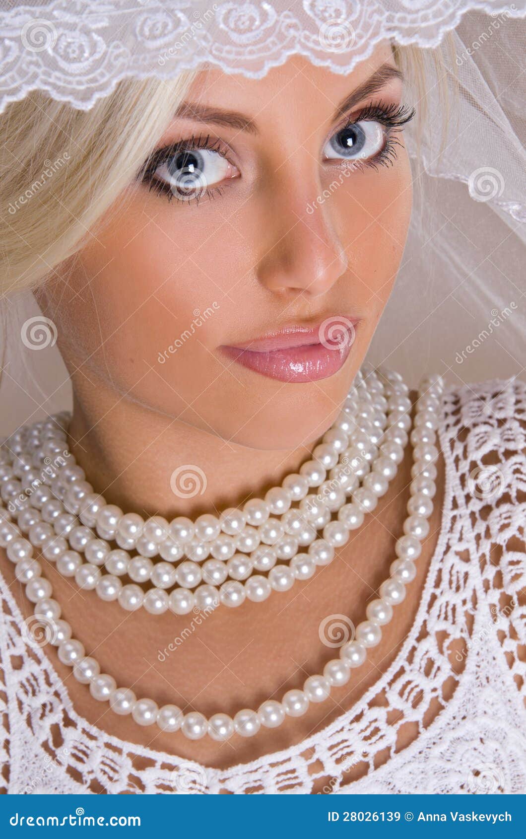 Portrait Of Beautiful Blonde Bride Royalty Free Stock 