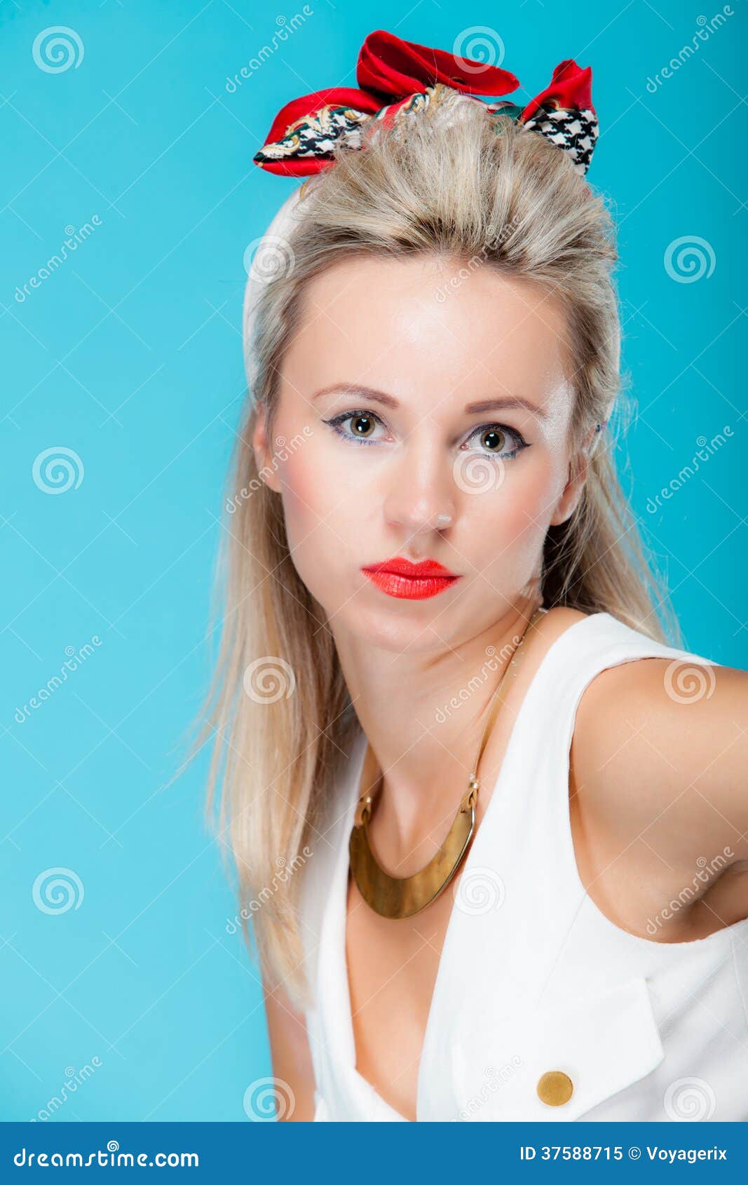 Portrait Beautiful Blonde Woman Pinup Girl Retro Style On Blue Stock Image Image Of Stylish