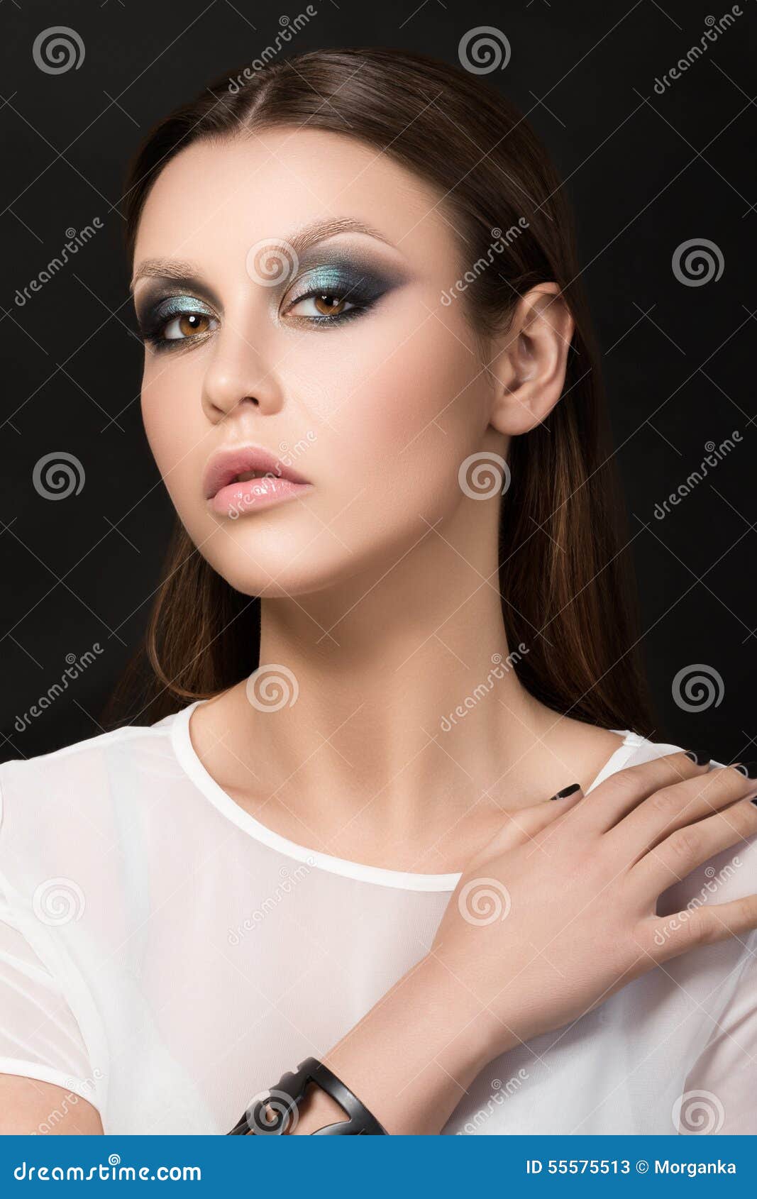 Portrait of Beautiful Brunet Woman Stock Image - Image of blue, glamor ...