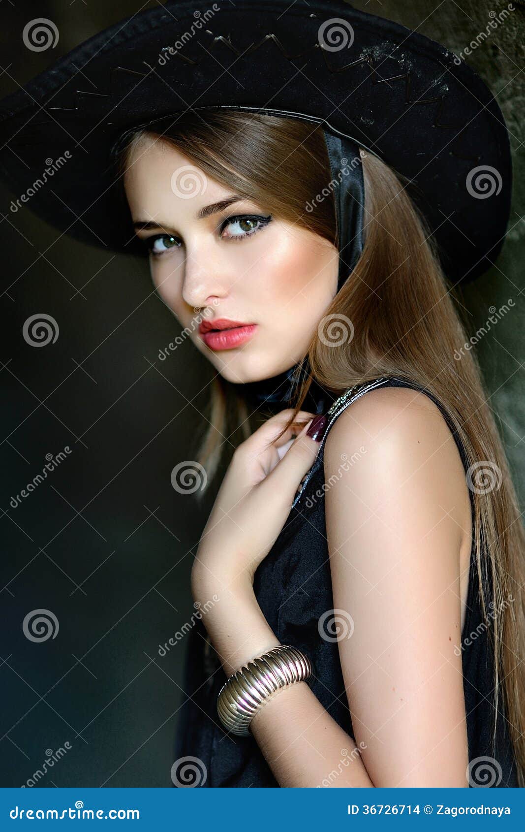 Portrait of a Beautiful Girl Stock Photo - Image of looking, glamour ...