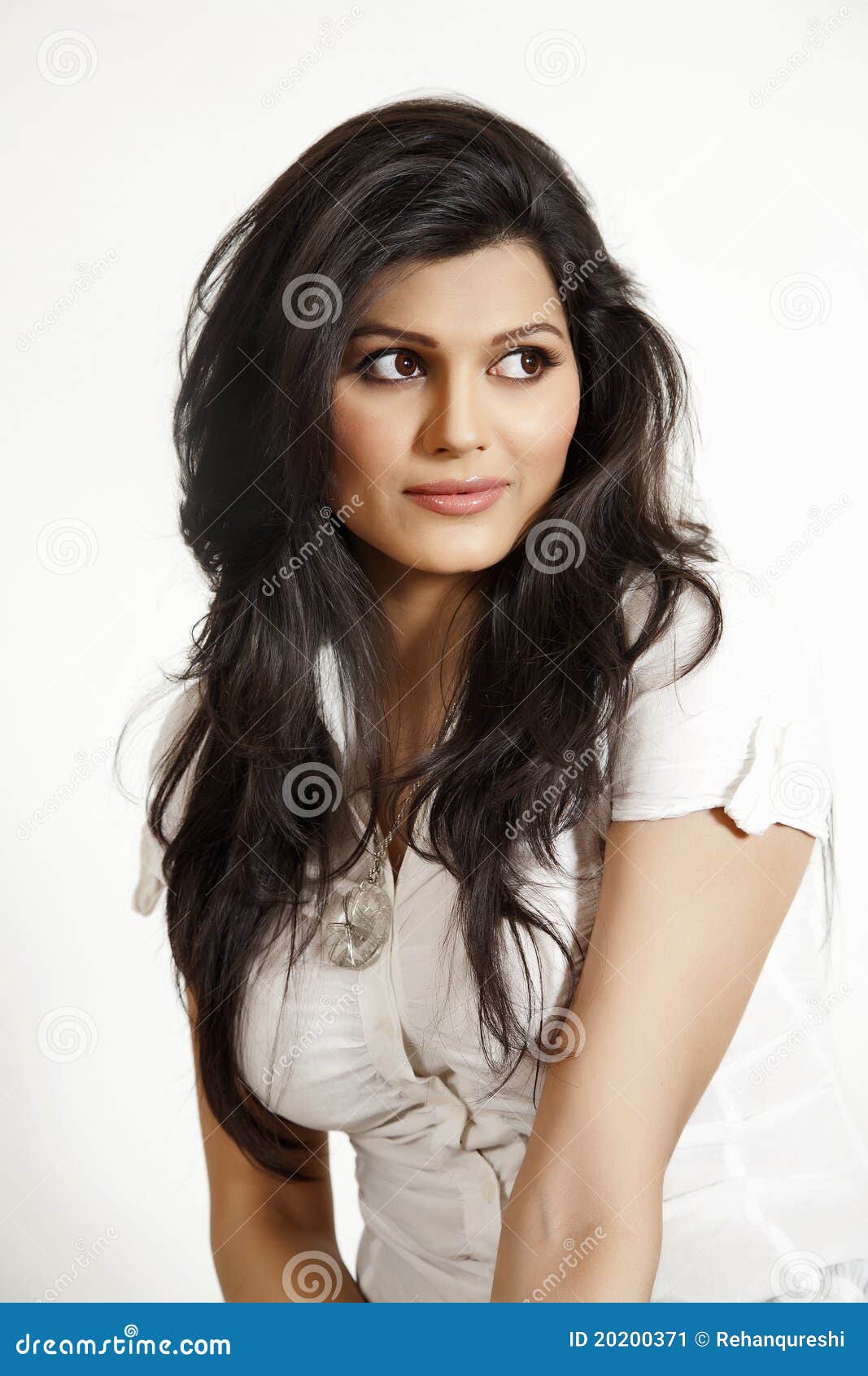 https://thumbs.dreamstime.com/z/portrait-beautiful-indian-girl-20200371.jpg