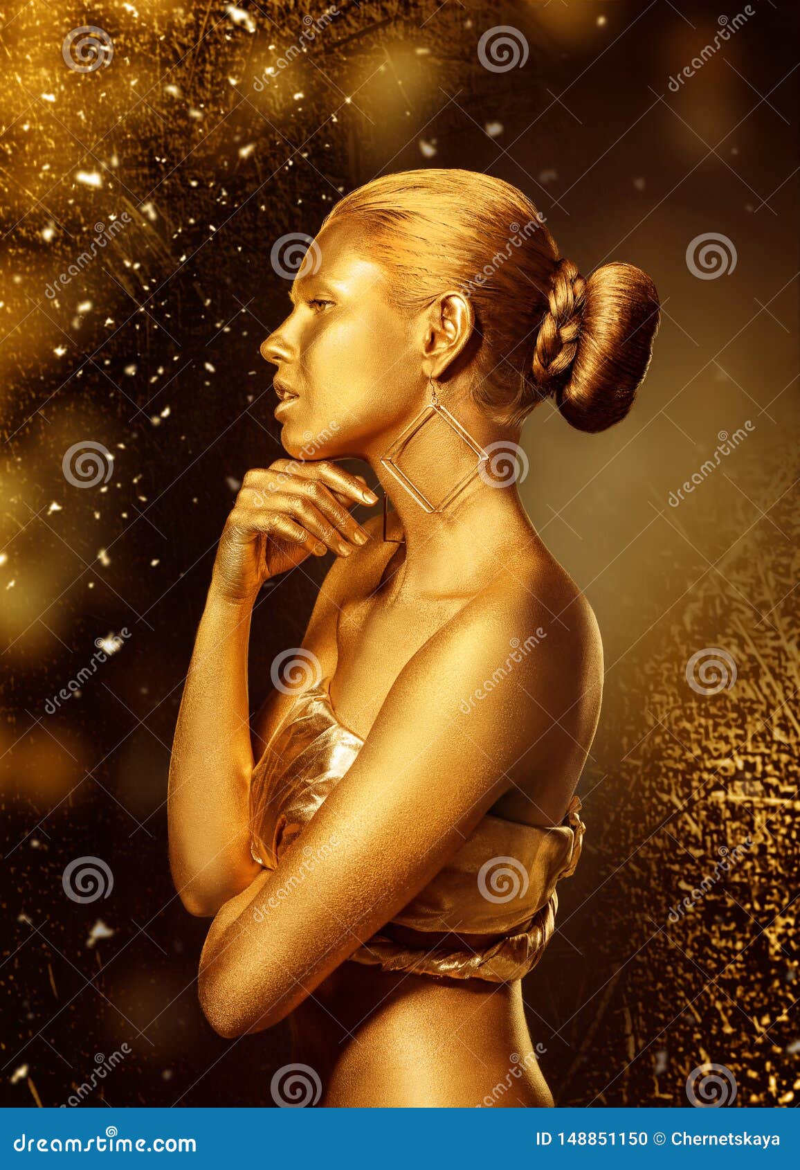 108 Gold Body Paint Portrait Stock Photos, High-Res Pictures, and