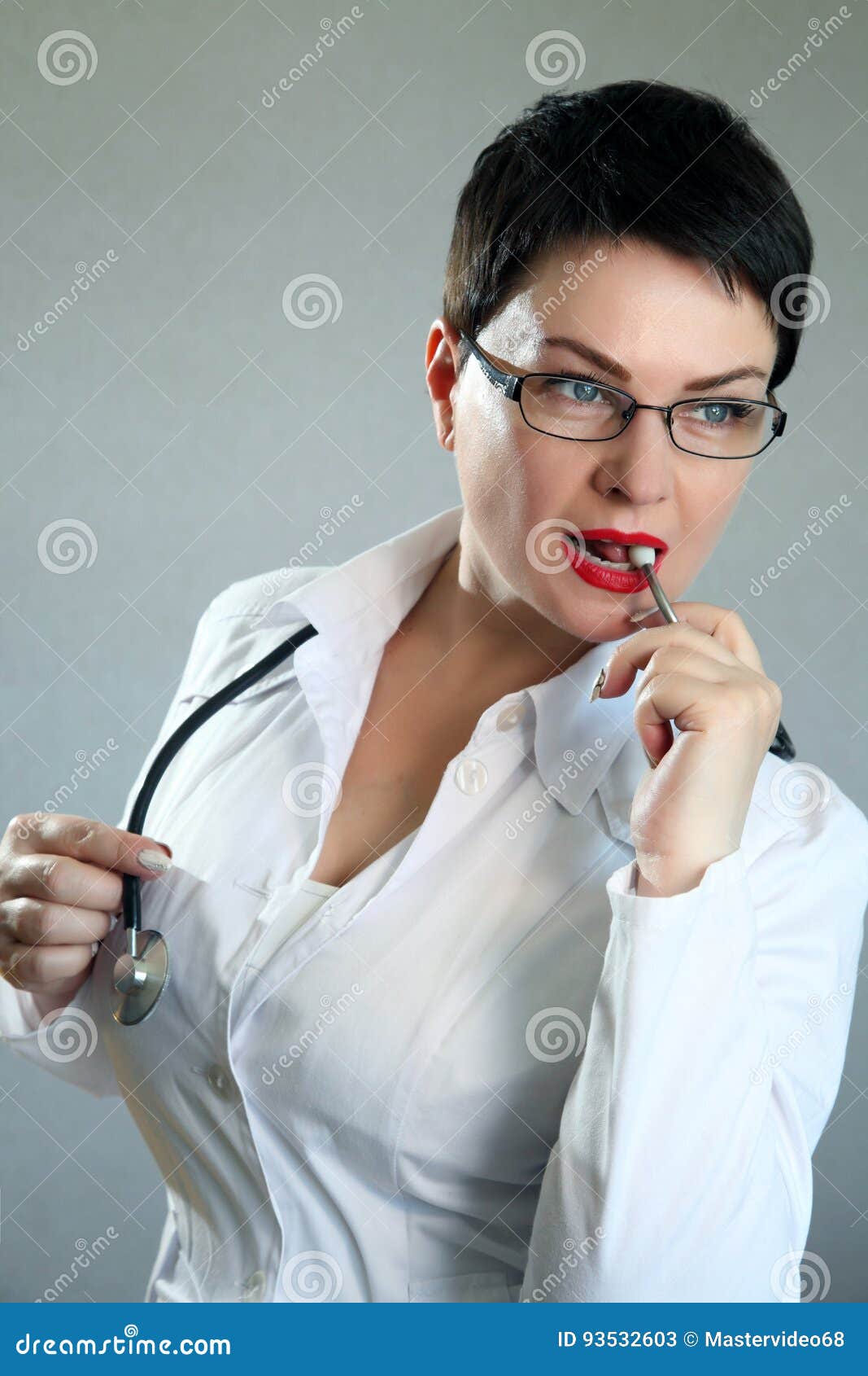 Portrait Of A Beautiful And Female Doctor In A Hospital Stock Image Image Of Medicine Looking