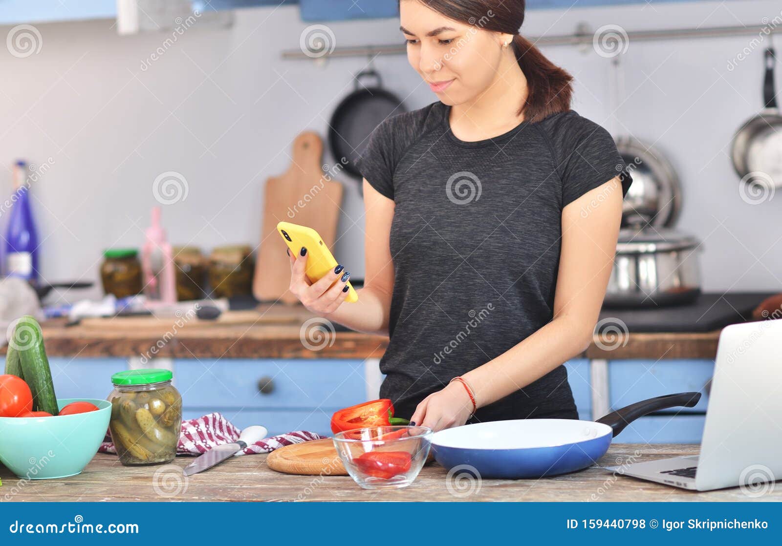 Has mum cook. Индийская женщина готовит еду. Teen boy and his mum Cooking.