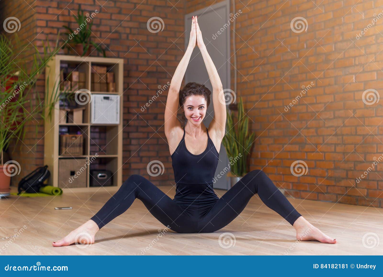Spread Leg Woman Sitting On Floor Hot Girl Hd Wallpaper