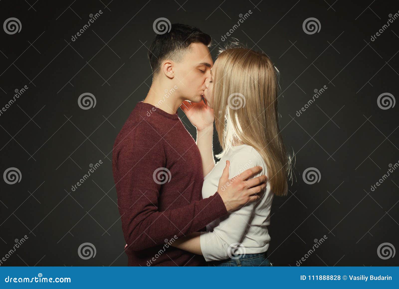 girls kissing lesbian licking beauty