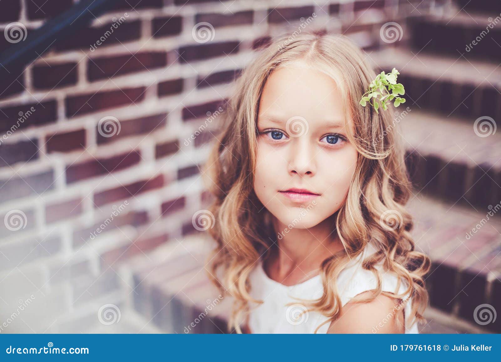 Stock Photo De Portrait D'Enfants De La Belle Fille. 10 Ans., Libre De  Droits